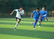 游戏试玩模拟器-激烈角逐！足球联赛比赛升温的简单介绍