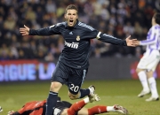 开云棋牌游戏-哈登爆发引领上海队火力全开，团队篮球压制森林狼连胜势头