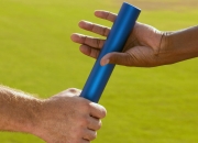 开云棋牌平台-布伦森爆发点燃纽约，热火硬仗攻克广厦，一场跨越篮球世界的对话