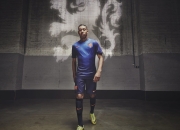 开云官网-欧冠决赛之夜，布伦森表现堪称教科书