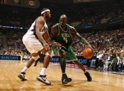 开云棋牌下载-赛道新秩序，皮亚斯特里火热状态下的阿斯顿马丁崛起，红牛二队面临技术碾压