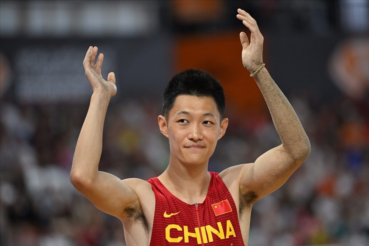 西班牙运动员获得田径比赛铜牌 西班牙运动员获得田径比赛铜牌