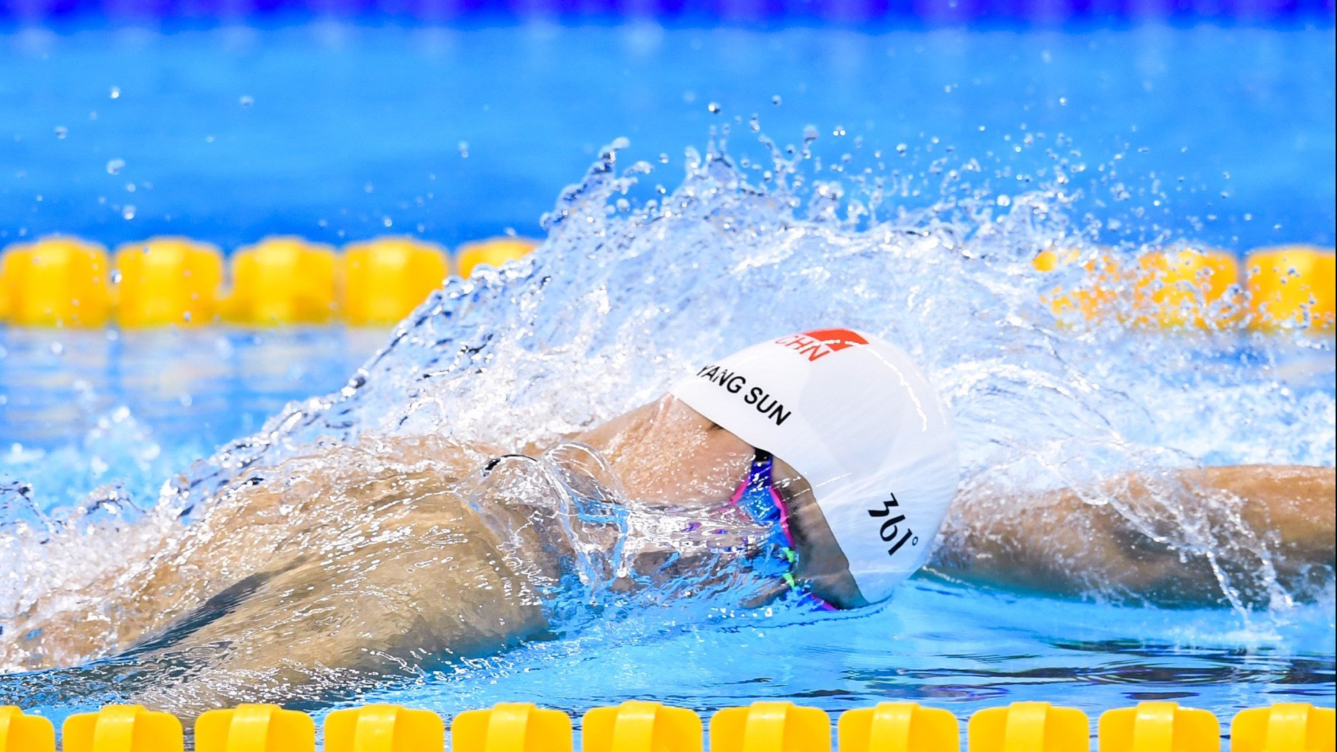 当梅西在诺坎普爆发，智利人在罗马的黄昏创造奇迹