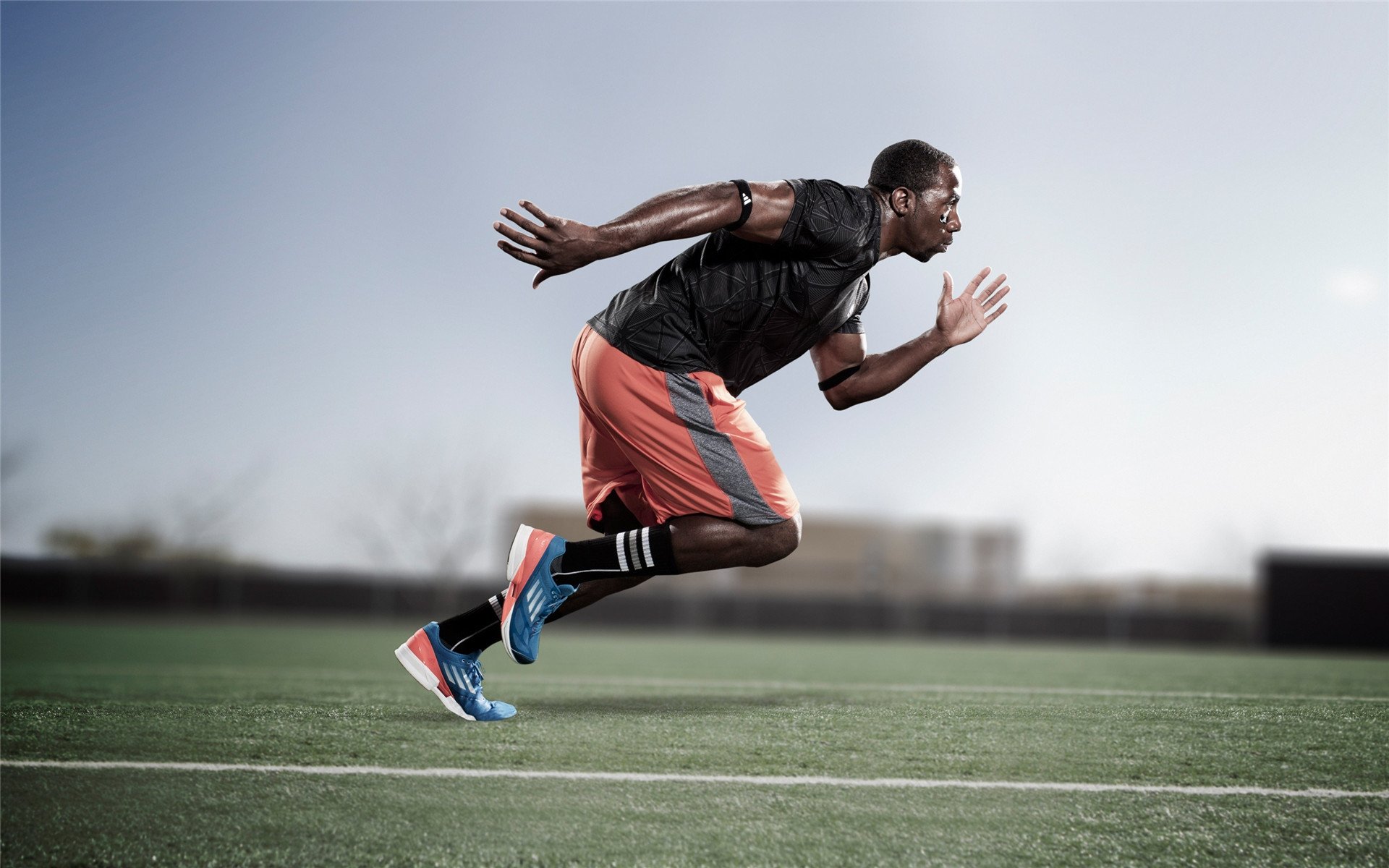 英超争冠之夜，莱万打出统治级数据，一己之力改写历史